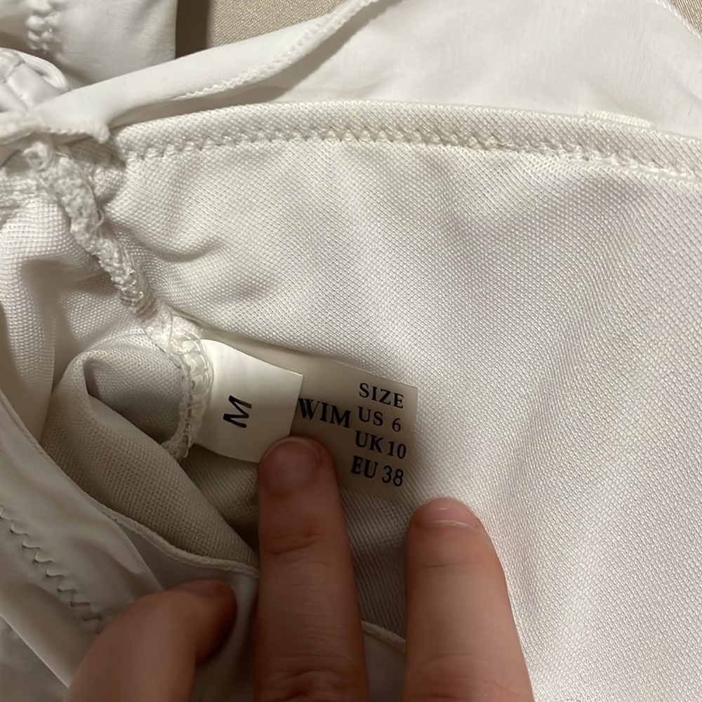 Zaful bandeau swim top with sleeves - Picture 5 of 5